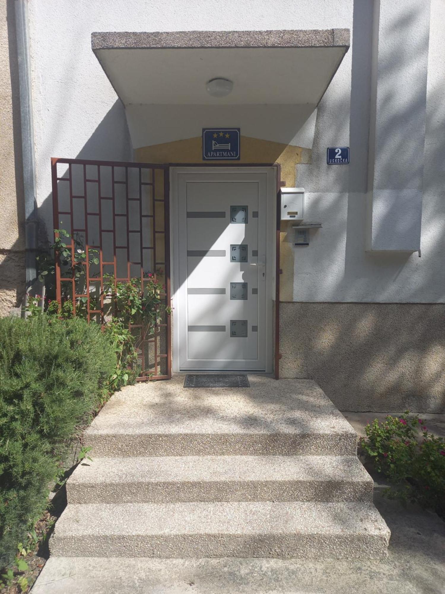 Apartment Central Книн Екстер'єр фото